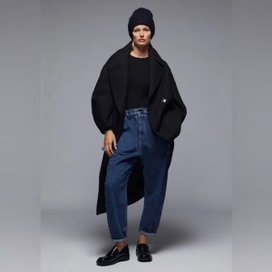 Zara paper bag jeans. Never worn. Size 4.